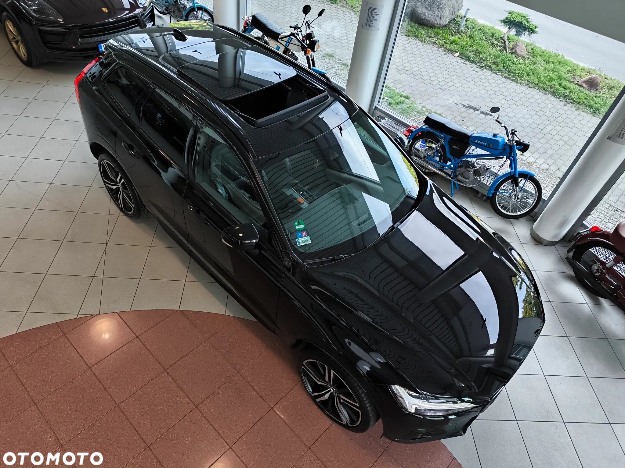Volvo XC 60 D5 AWD R-Design - 40