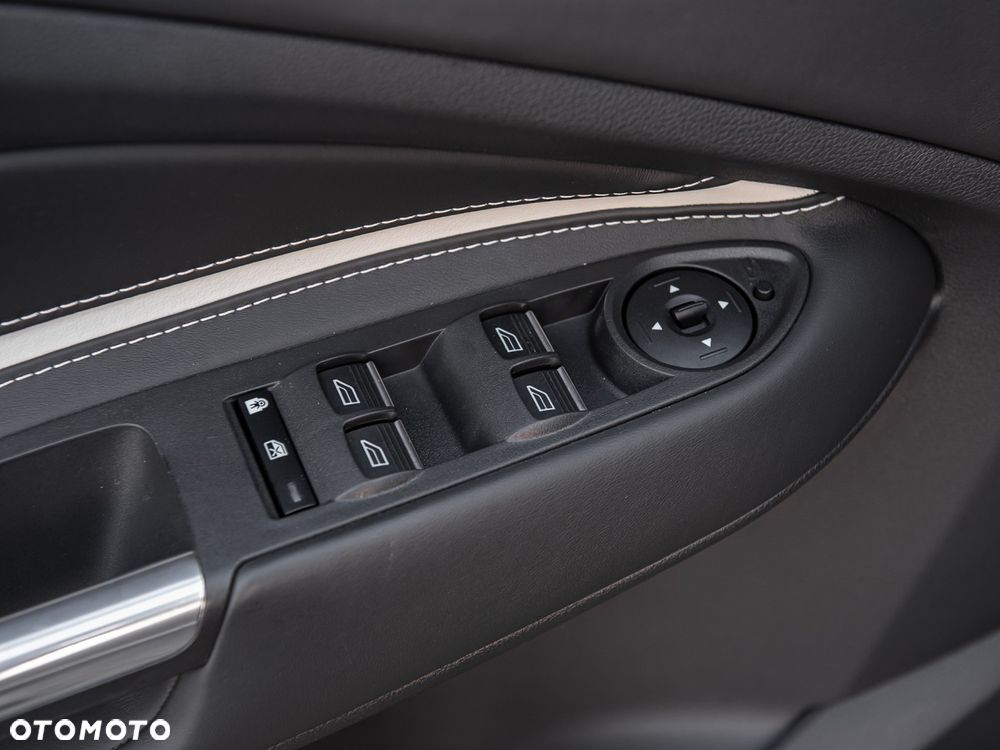 Ford Kuga 2.0 TDCi 4x4 Vignale - 17