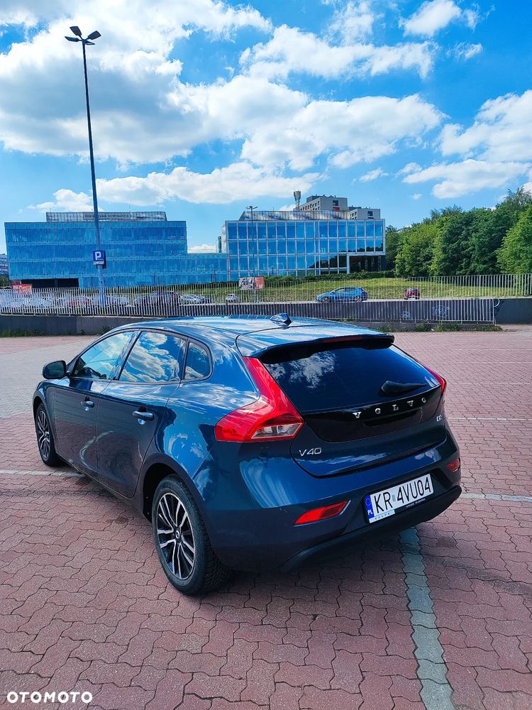 Volvo V40 D2 Momentum - 4