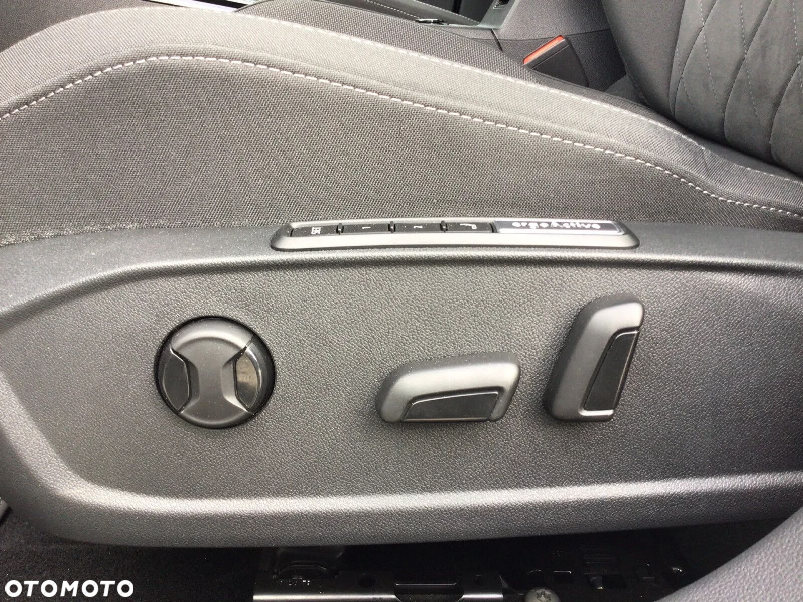 Volkswagen Golf VIII 1.5 TSI EVO Style - 26
