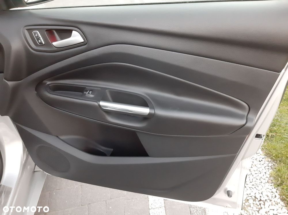 Ford Kuga - 12