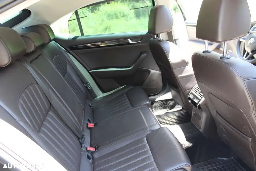 Skoda Superb 2.0 TDI DSG Style - 8