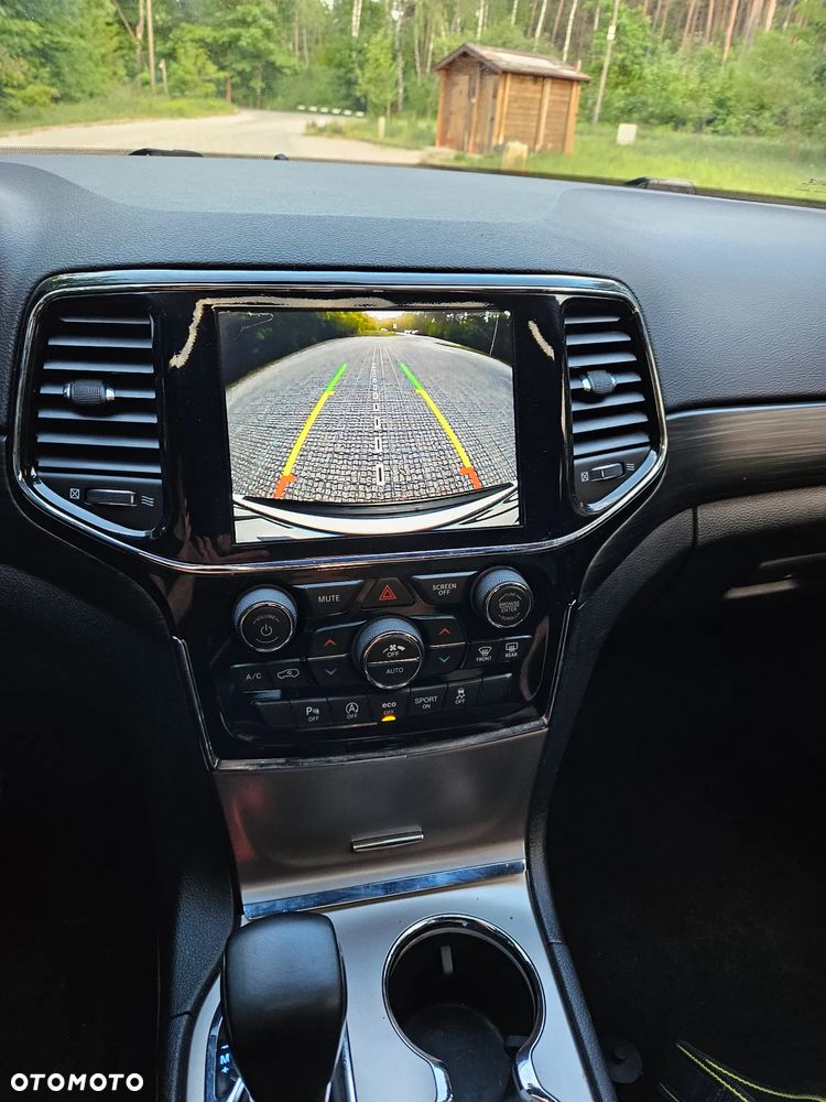 Jeep Grand Cherokee - 20