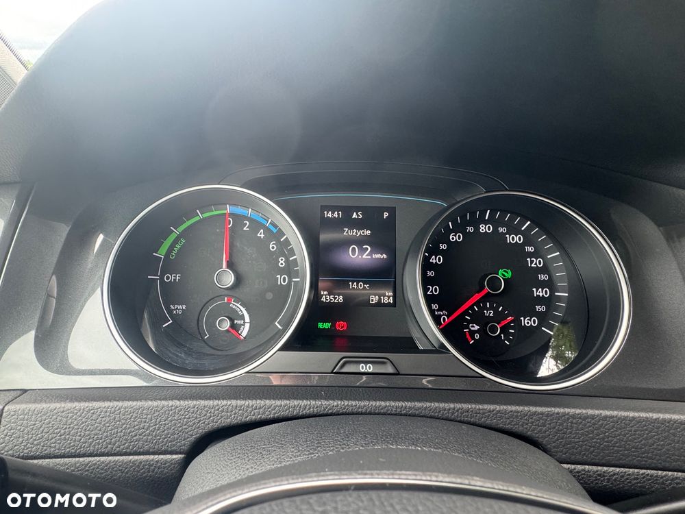 Volkswagen Golf - 26