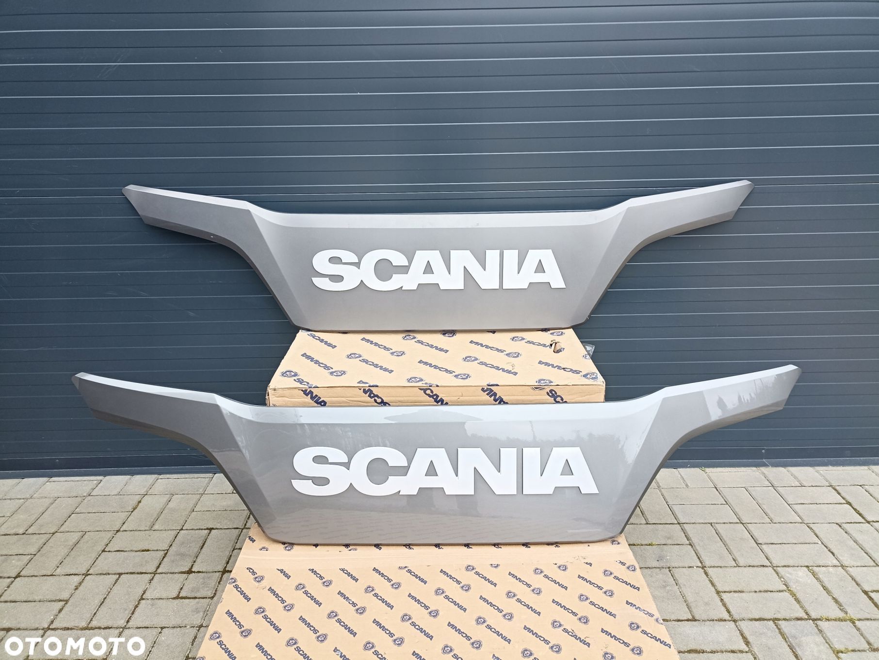 ATRAPA NAPIS SCANIA R S NEXT GEN 2542870 2752417 - 1