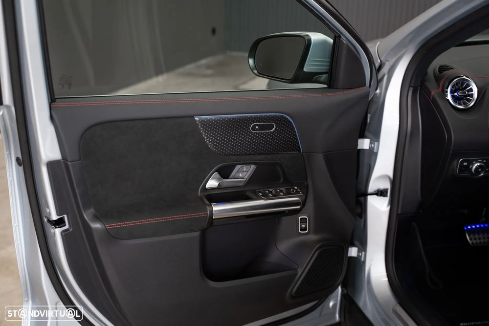 Mercedes-Benz EQA 300 4Matic AMG Line - 13