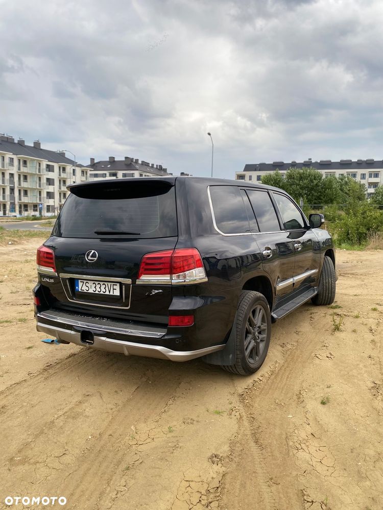 Lexus LX - 2