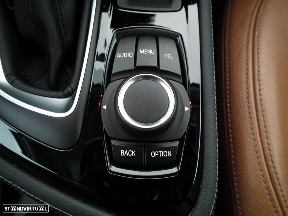 BMW 216 Active Tourer d Line Luxury Auto - 24