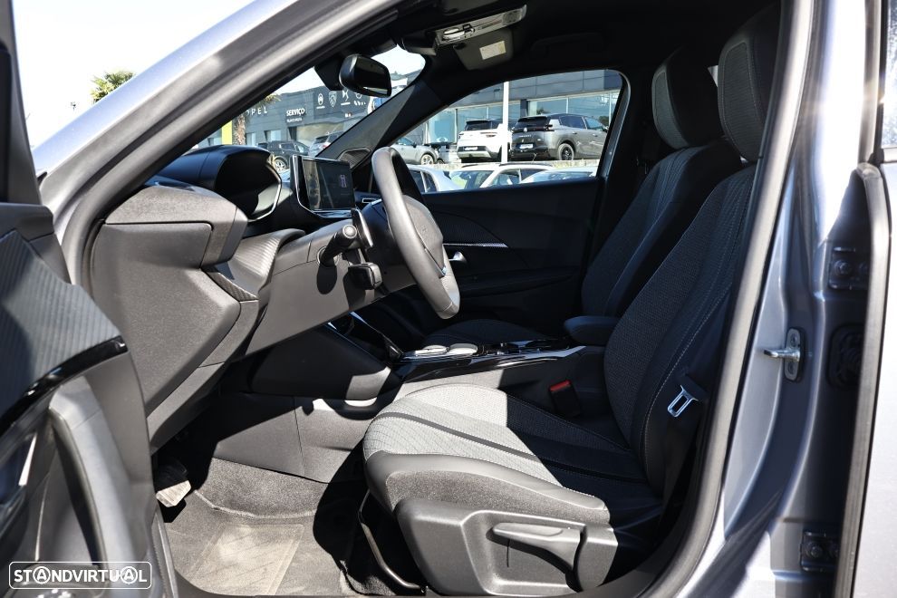 Peugeot 2008 1.2 Hybrid Allure e-DCS6 - 14