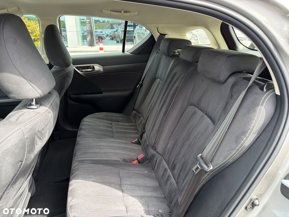 Lexus CT - 14