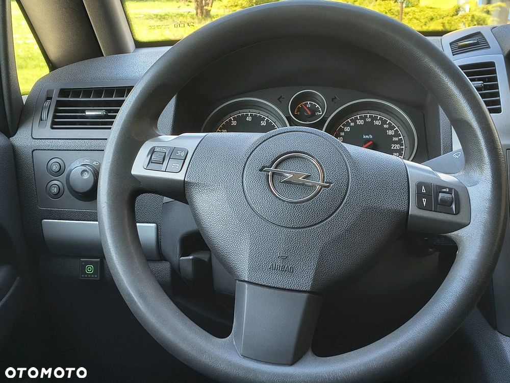 Opel Zafira - 23