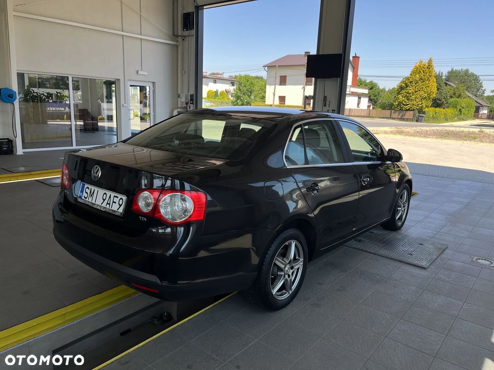 Volkswagen Jetta 1.9 TDI DPF Comfortline - 5