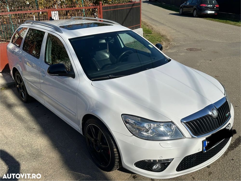 Skoda Octavia Combi 2.0 TDI RS DSG - 9