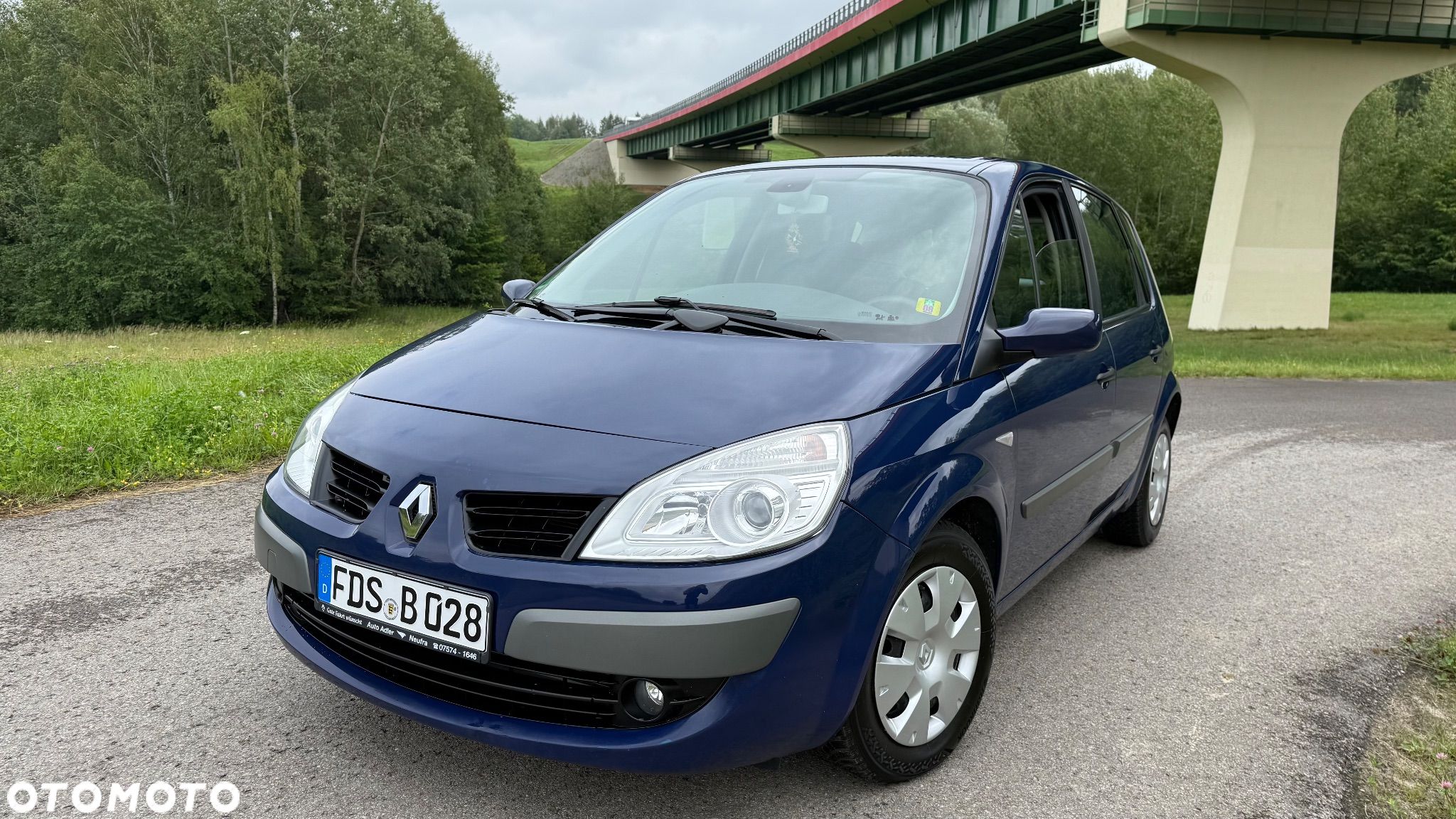 Renault Scenic 1.6 16V Emotion - 1