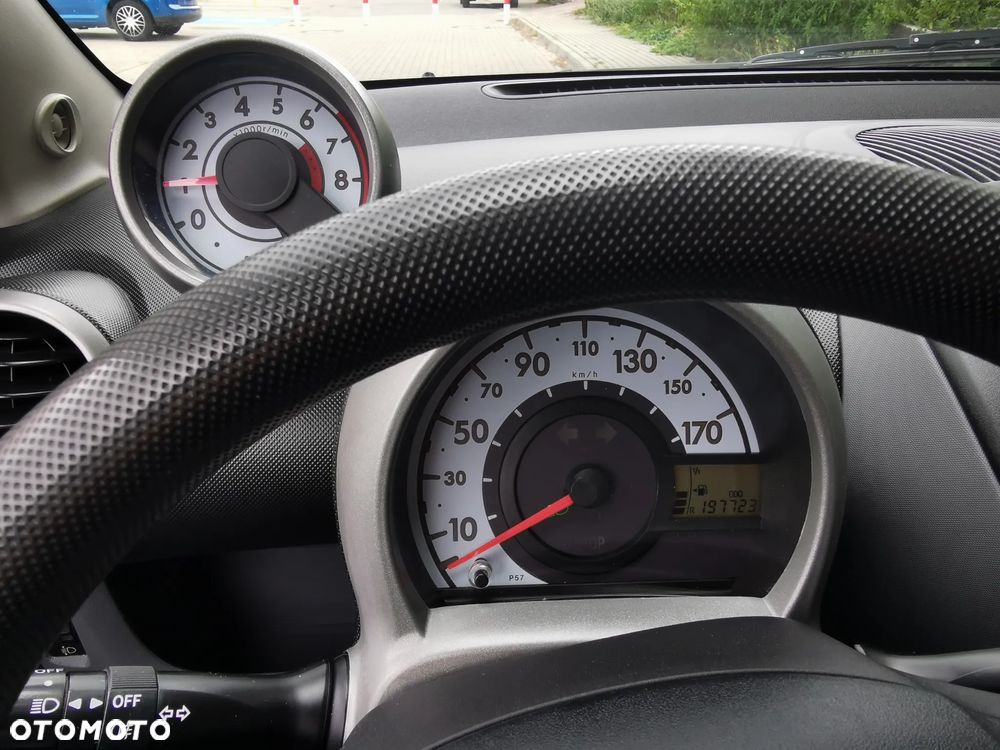 Toyota Aygo Cool&Go - 12