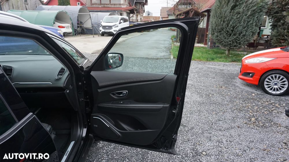 Renault Grand Scenic ENERGY TCe 130 BOSE EDITION - 10