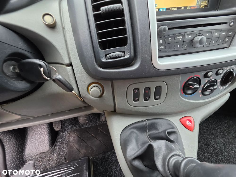 Renault Trafic - 16