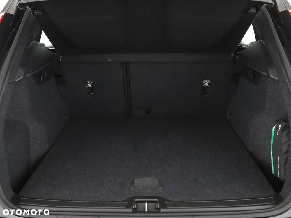 Volvo XC 40 T3 Momentum Core - 21