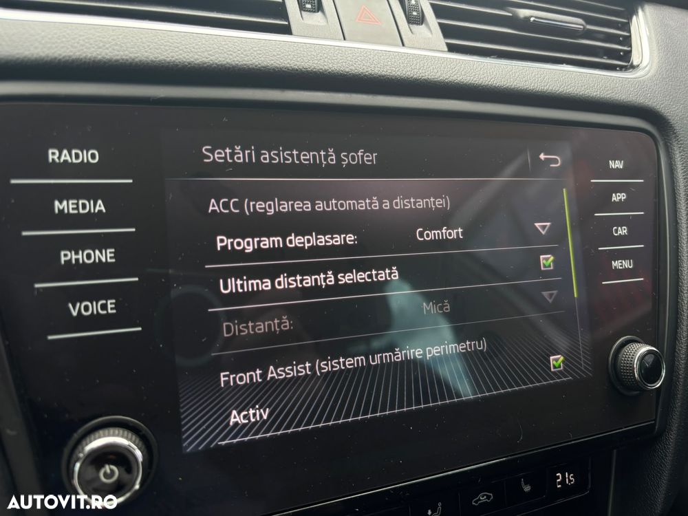 Skoda Octavia 1.6 TDI DSG Ambition - 23