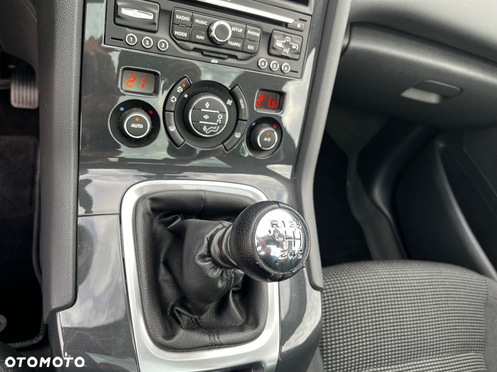 Peugeot 5008 2.0 HDi Allure - 23
