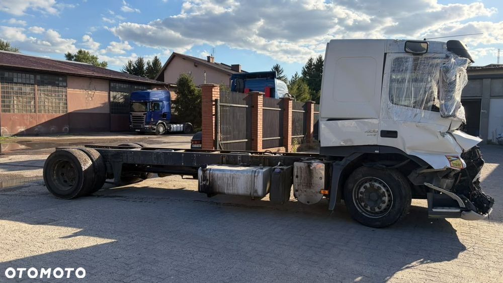 Volvo 400 - 5
