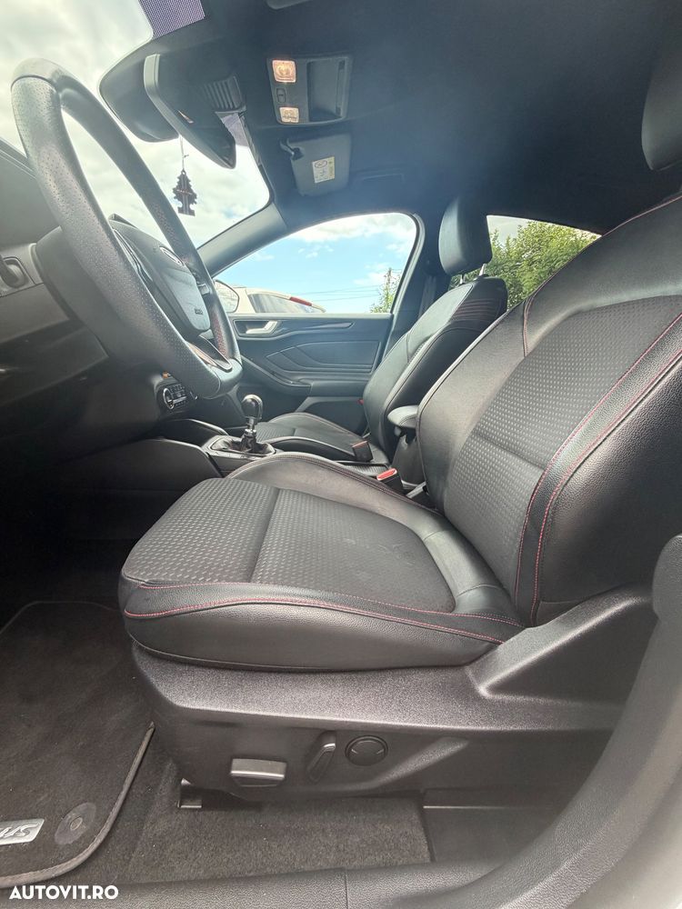 Ford Focus 1.0 EcoBoost Start-Stopp-System ST-LINE STYLE - 30