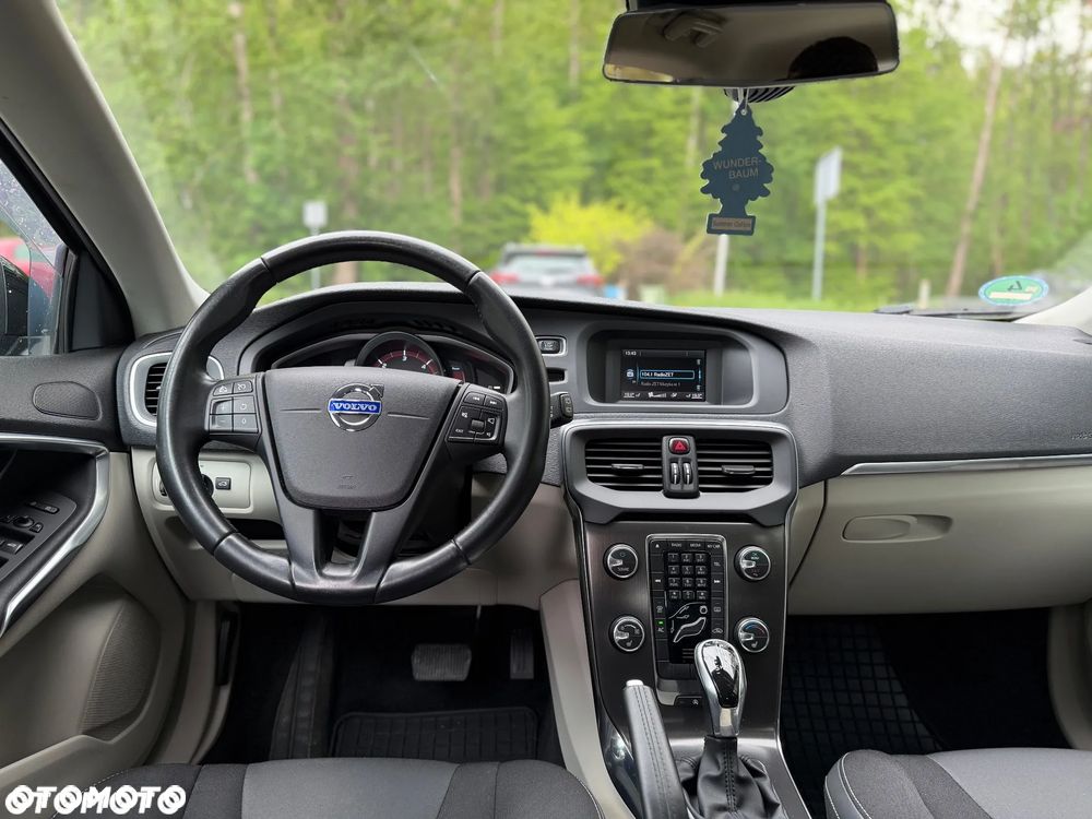 Volvo V40 D2 Powershift Momentum - 9