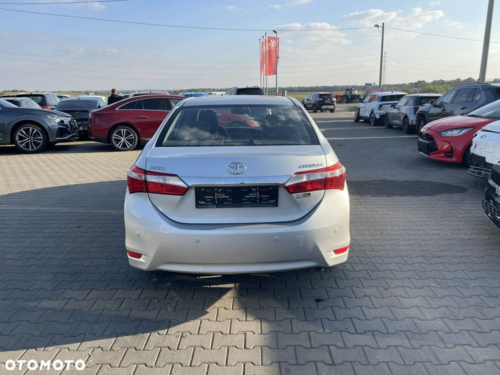 Toyota Corolla 1.6 Classic Plus - 3