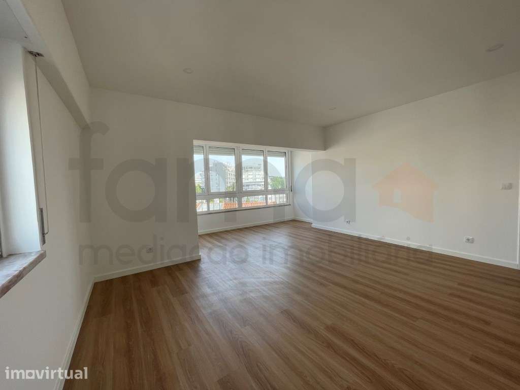 T1 com garagem box, Carnaxide - Grande imagem: 2/29