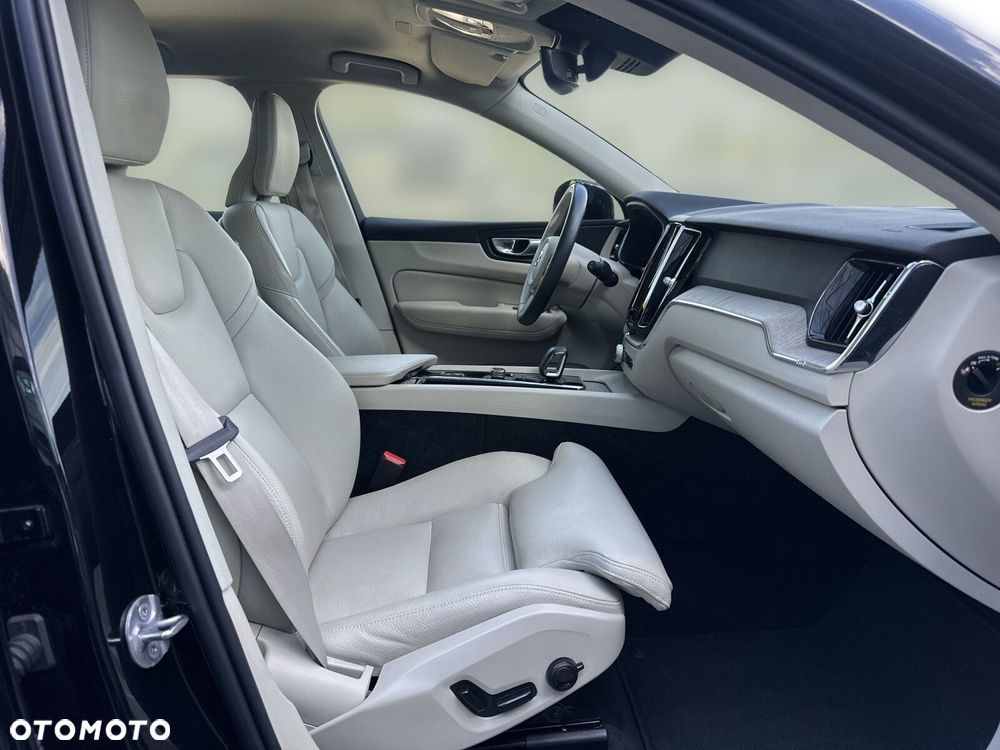 Volvo XC 60 B4 B Plus Bright - 14