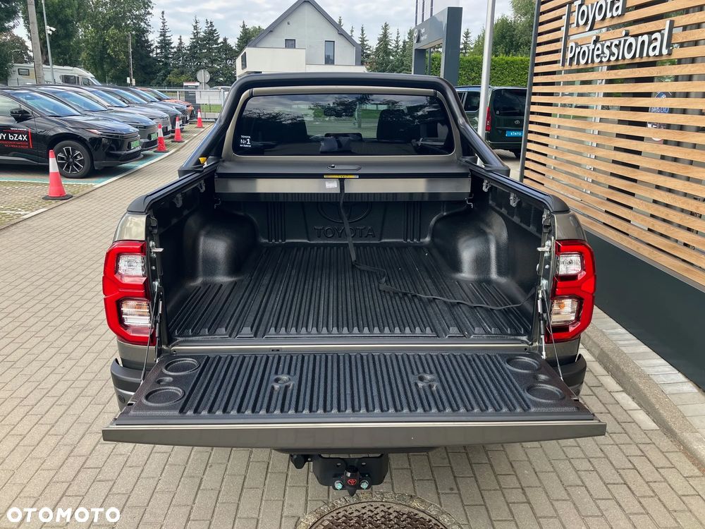 Toyota Hilux 2.8 D-4D mHEV Double Cab Invincible 4x4 - 10