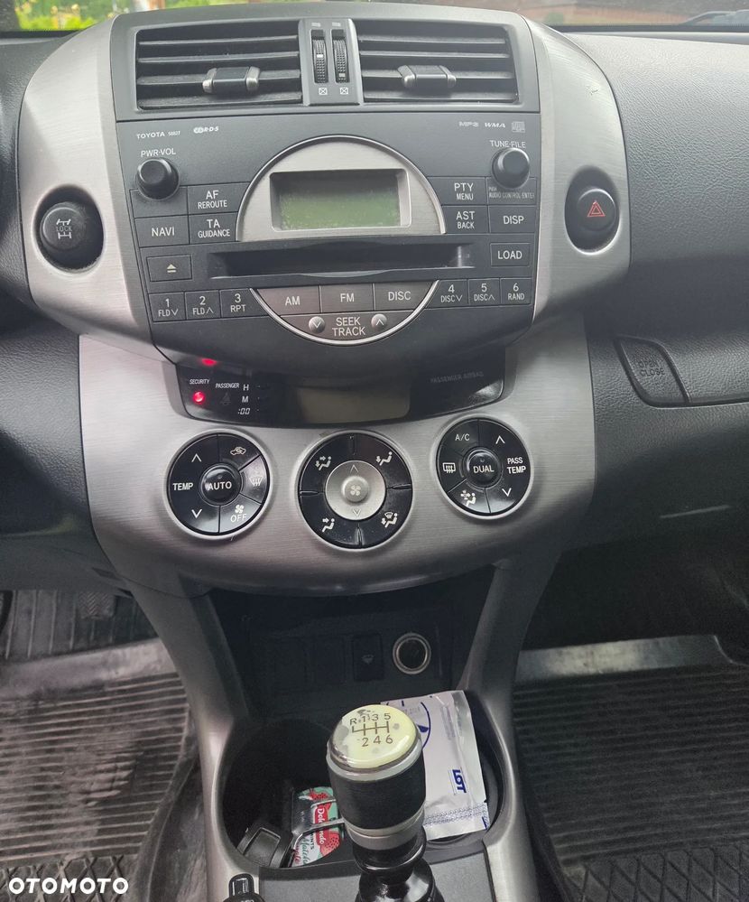 Toyota RAV4 - 6