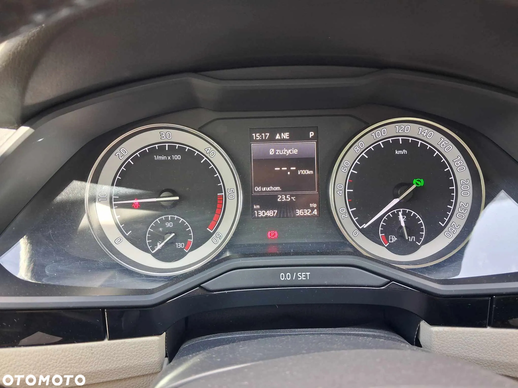 Skoda Superb 2.0 TDI 4x4 L&K DSG - 9