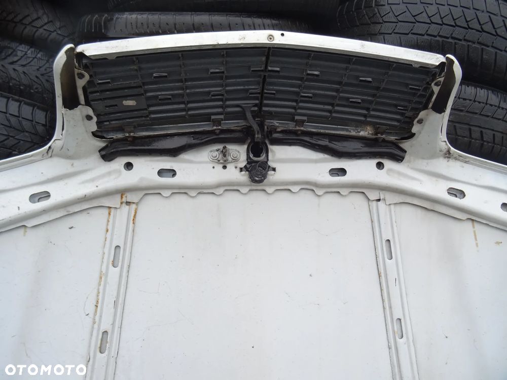 Maska Mercedes W124 - 9