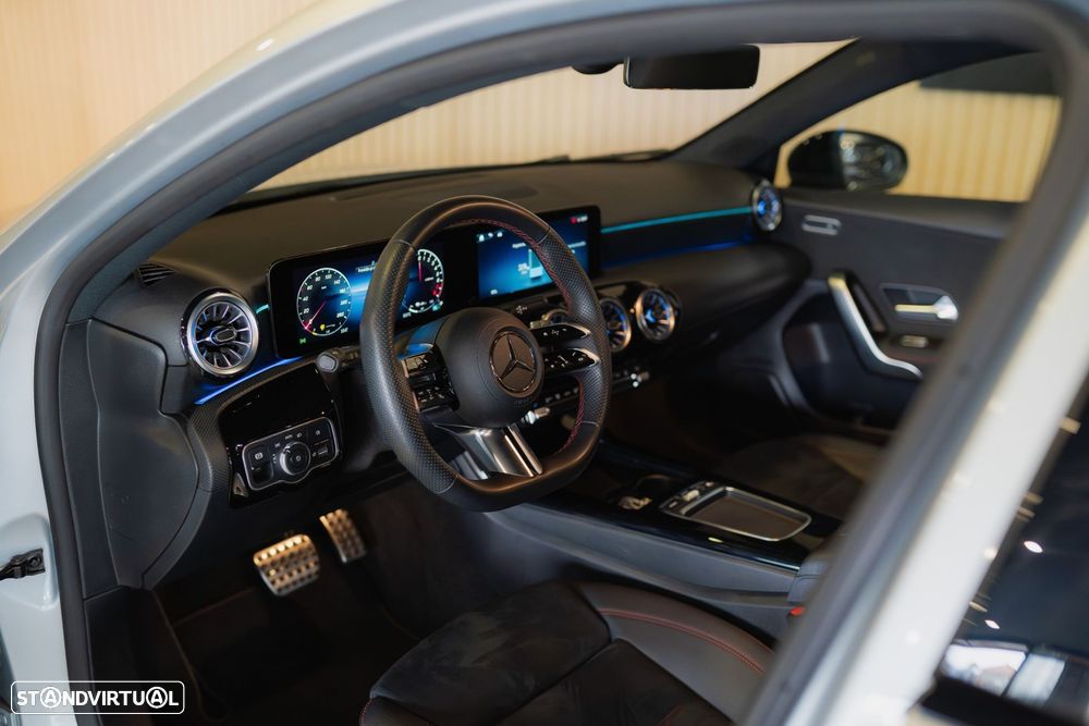 Mercedes-Benz A 250 e 8G-DCT AMG Line - 2