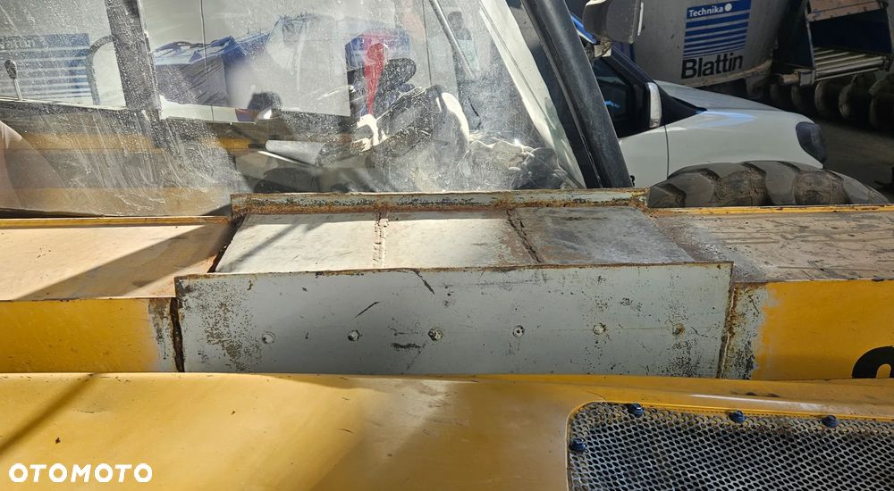 Caterpillar TH220B - 9