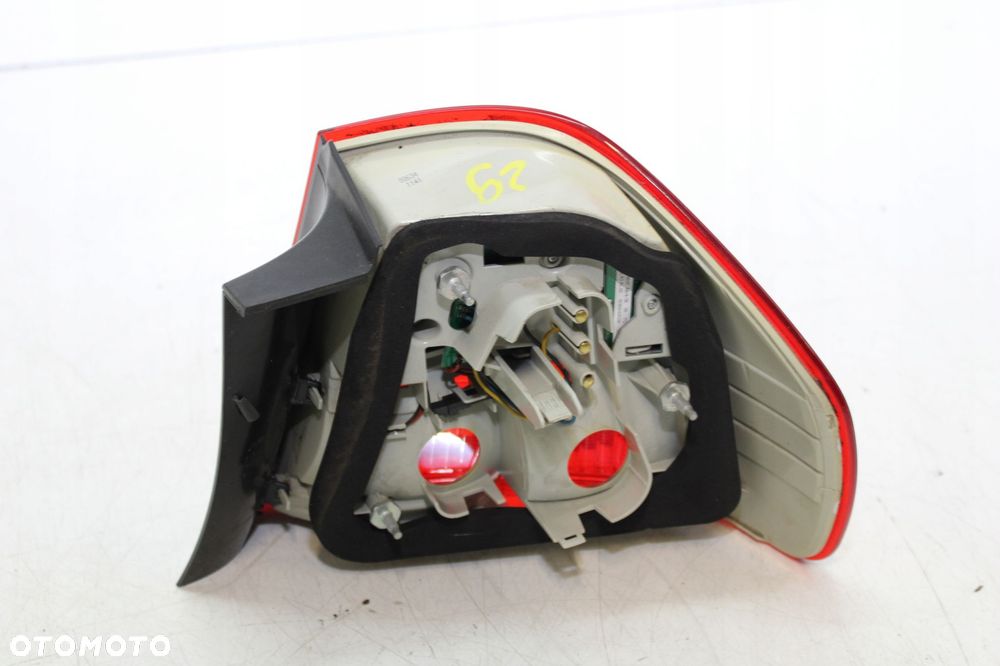 LAMPA LEWY LEWA TYŁ TYLNA W BŁOTNIK BMW E90 LIFT LCI 7289425 LED LCI - 3