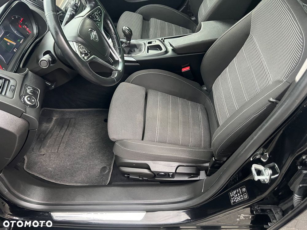 Opel Insignia - 12