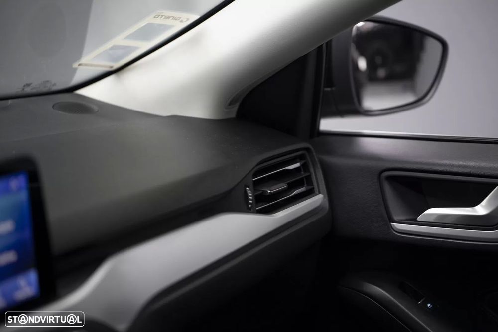 Ford Focus 1.5 TDCi ECOBlue Business Aut. - 31