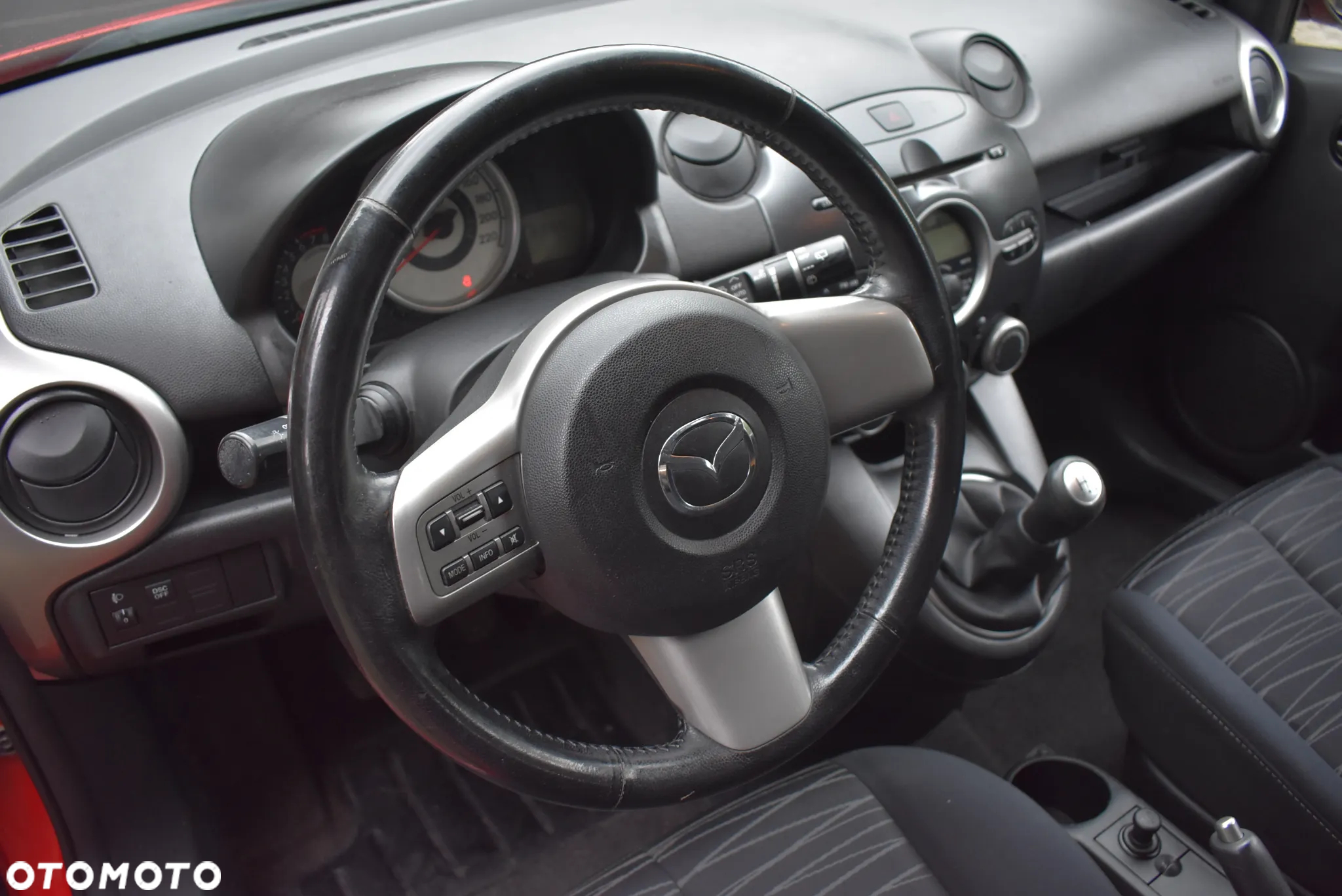 Mazda 2 1.3 Exclusive - 11