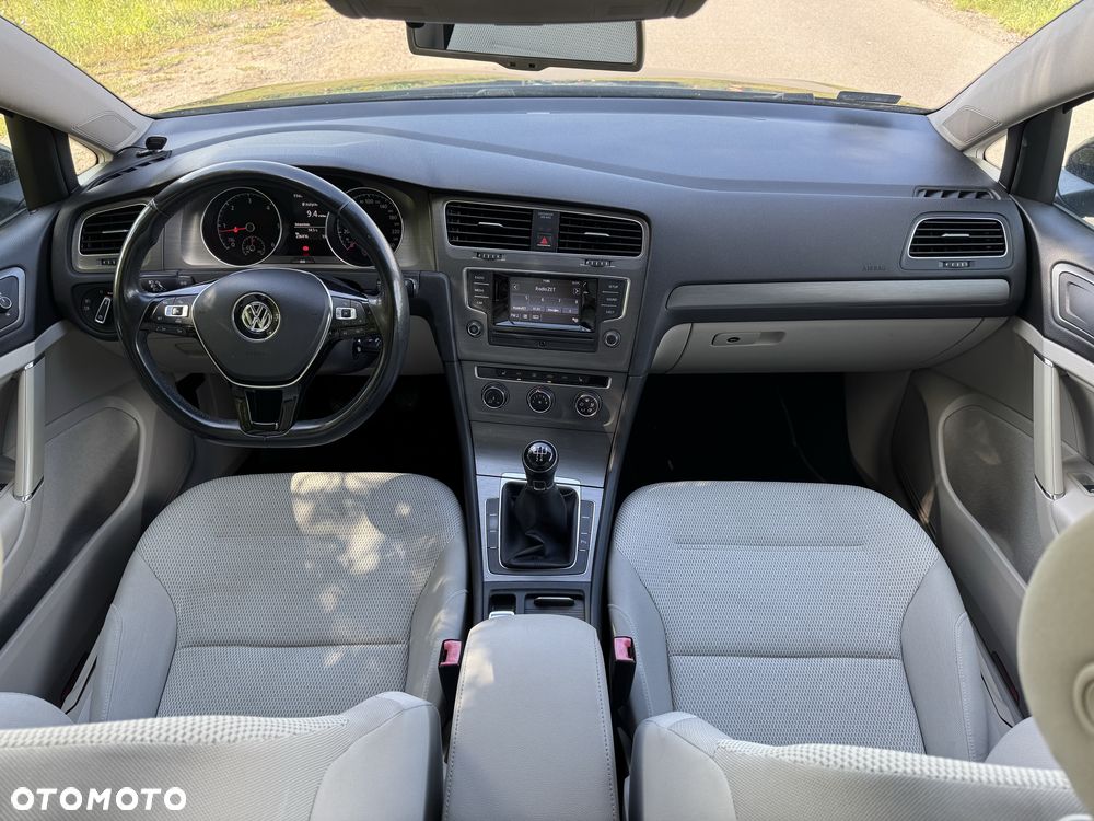 Volkswagen Golf - 8