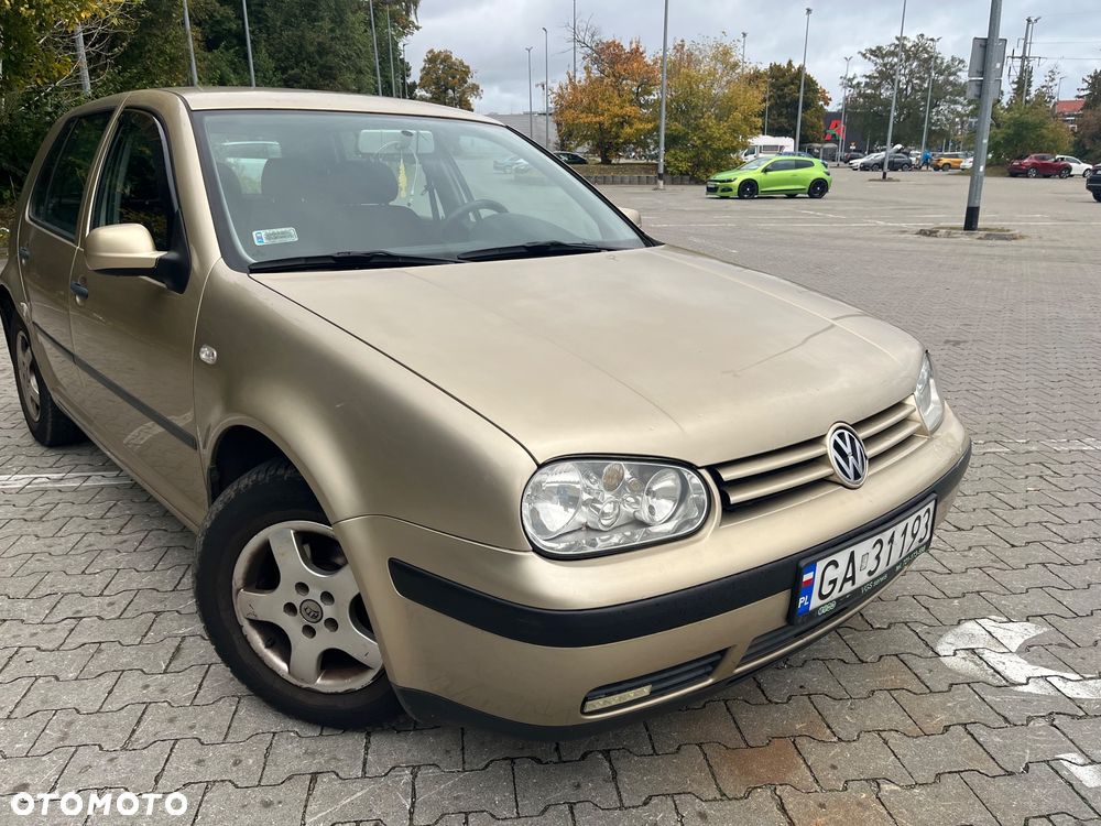 Volkswagen Golf - 3