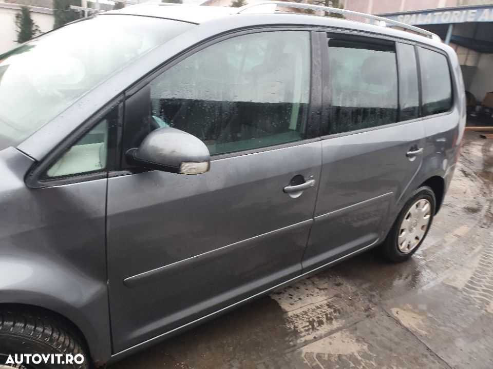Dezmembram VW Touran 1,9 BLS - 8