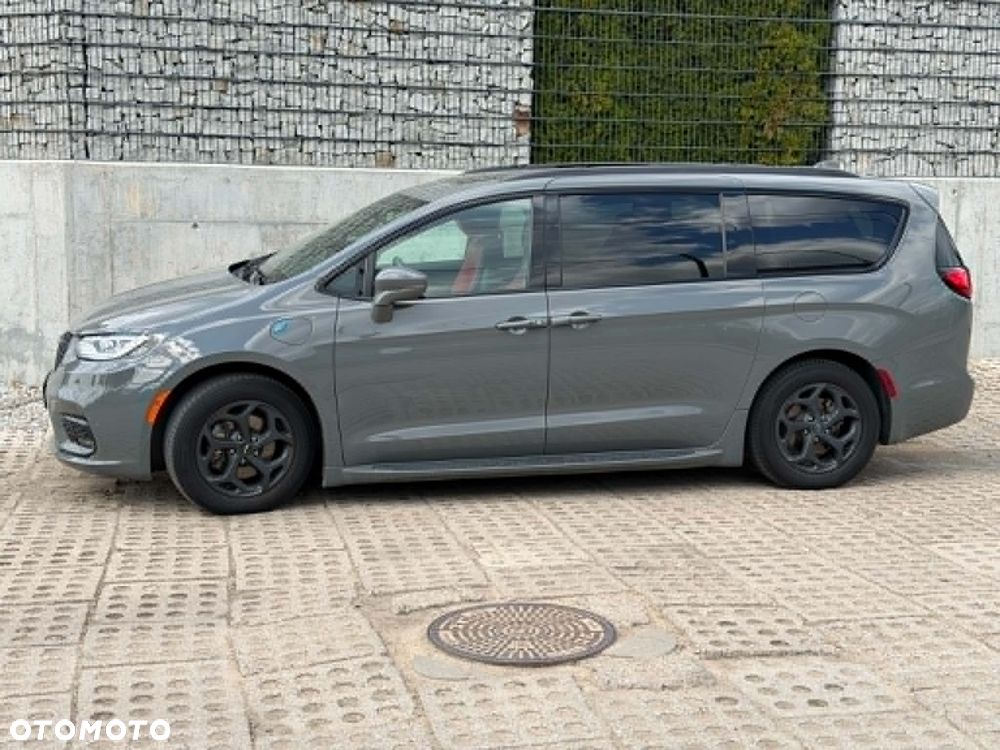 Chrysler Pacifica - 3
