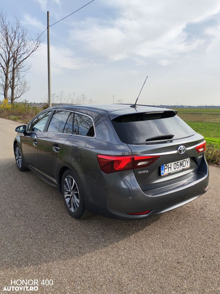 Toyota Avensis 1.8 Executive - 1