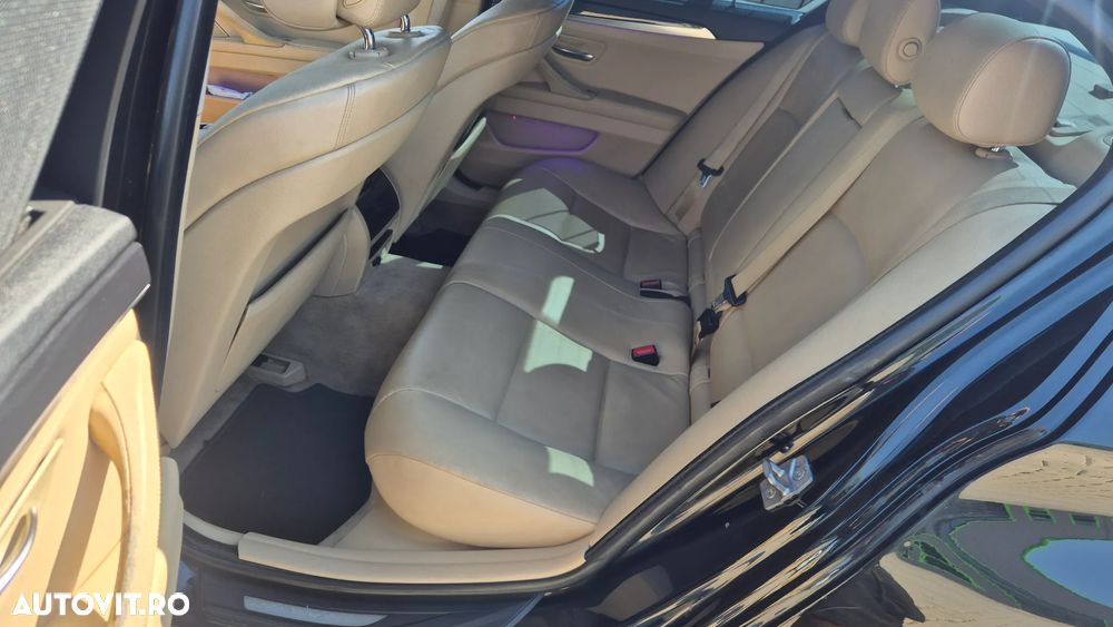 BMW Seria 5 520d - 12