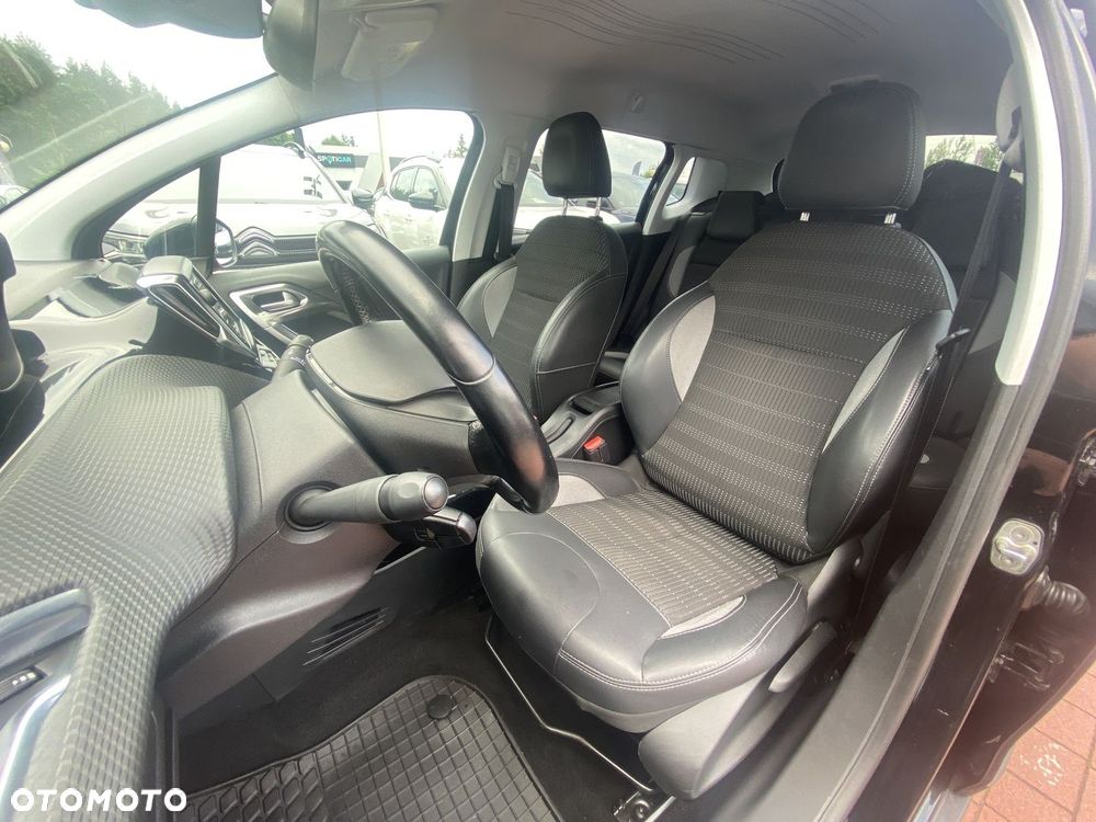 Peugeot 2008 - 11