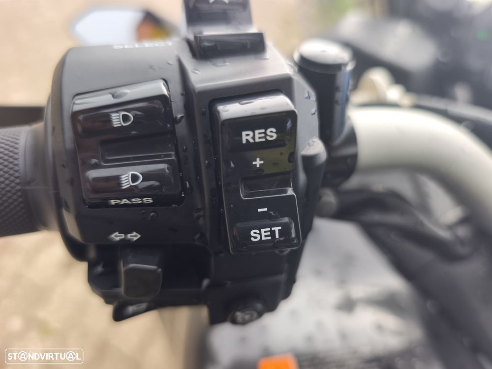 Yamaha Niken - 8