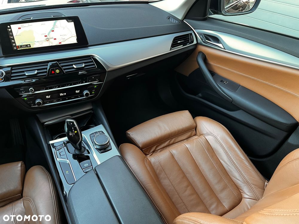 BMW Seria 5 530d Sport Line - 35