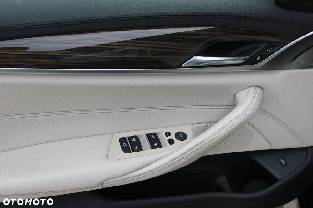 BMW Seria 5 520d xDrive Luxury Line - 13